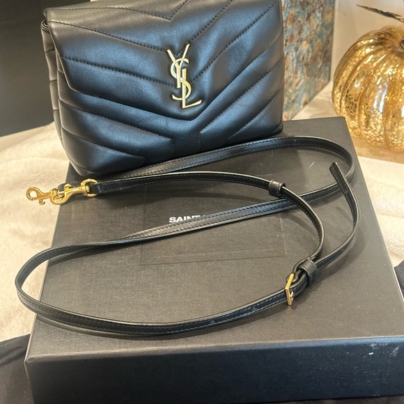 YSL TOY LouLou in Black with Gold hardware. - Picture 5 of 12